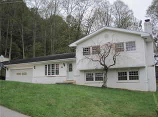 111 Winners Cir, Hurricane, WV 25526