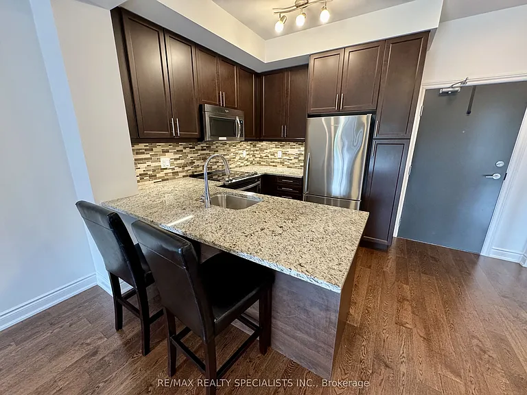 3170 Erin Mills Pkwy #319 — Photo 5