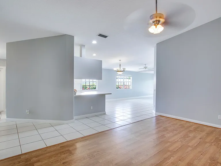 10870 SW Dardanelle Dr — Photo 11
