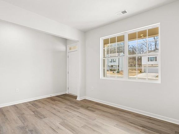 3rd image of 2624 Indigo Rd