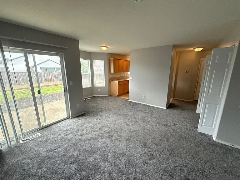 4105 Windy Ave NE — Photo 8