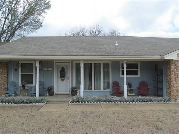 3rd image of 1316 Shady Ln S