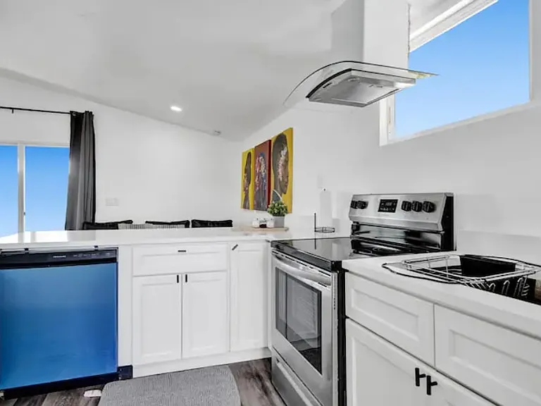725 NE 7th St #C — Photo 3