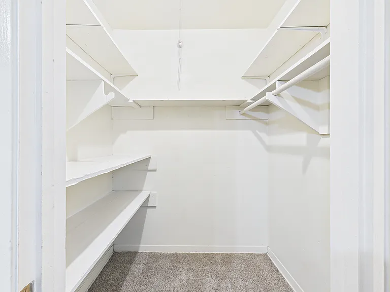 1402 Village Dr — Photo 20