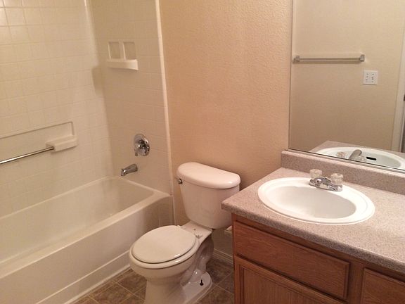 4730 E Craig Rd #1053 Condo Rental bathroom 2_11282016