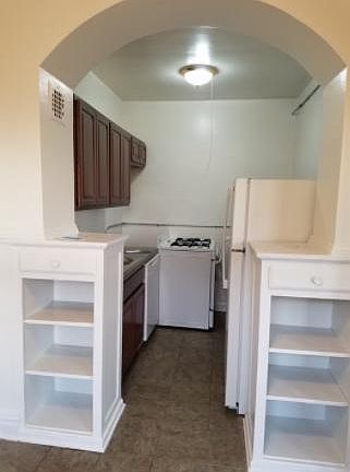4th image of 1333 W Birchwood Ave #1