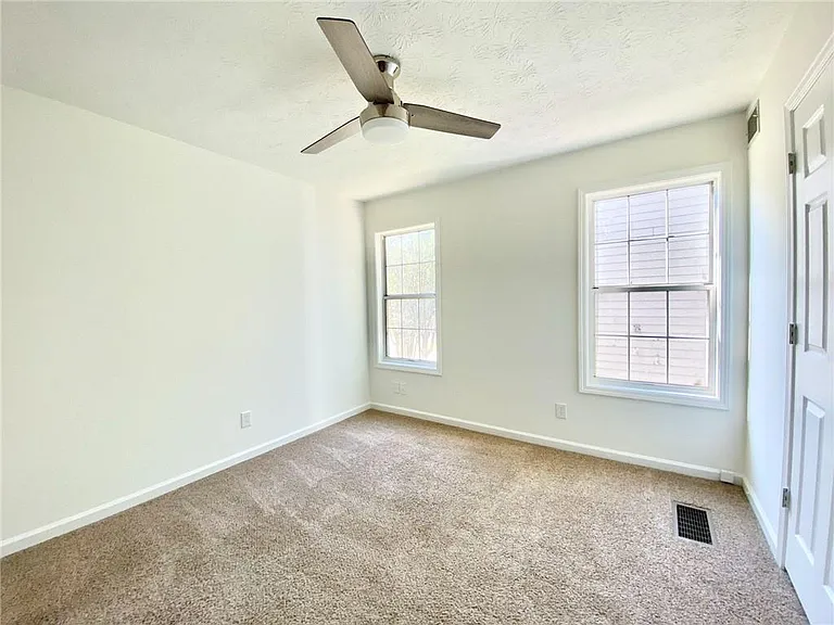 640 Suwanee Lakes Cir — Photo 23