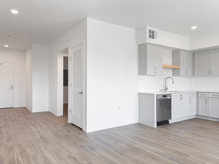 Backhouse Apartments — Photo 21