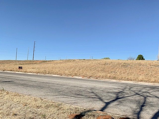2nd image of 604 SW 21st St