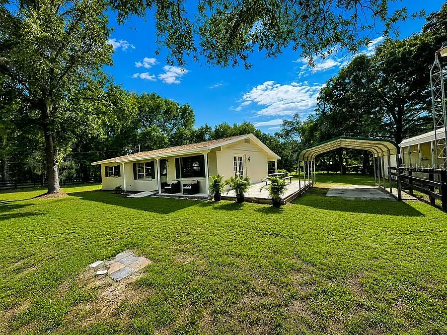 3 bed, 1.0 bath, 1149 sqft, $2,200 — Photo 2