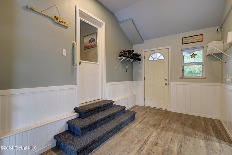4th image of 340 Barker Road