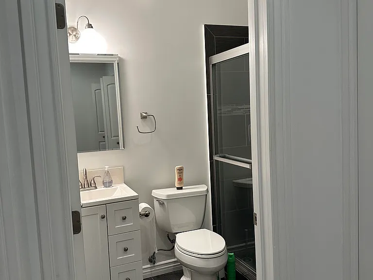 1317 W 49th St — Photo 37