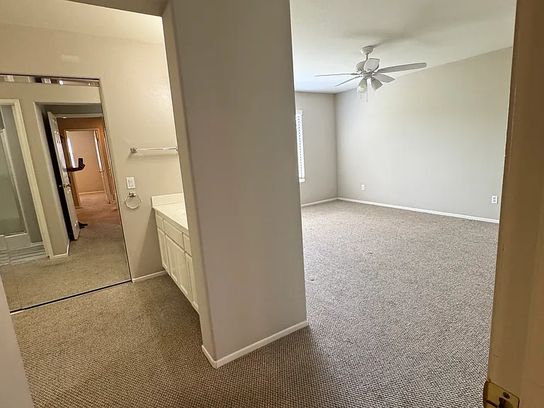 431 W Bay St — Photo 12