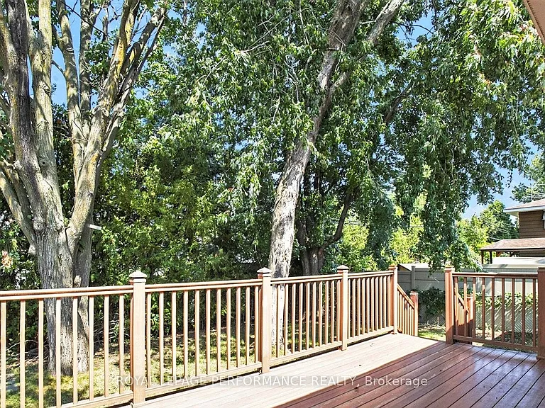 33 Majestic Dr — Photo 18