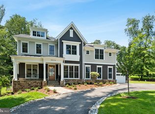 9024 Honeybee Ln, Bethesda, MD 20817