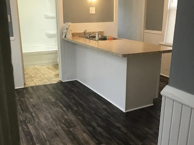 308 W Scott St — Photo 2