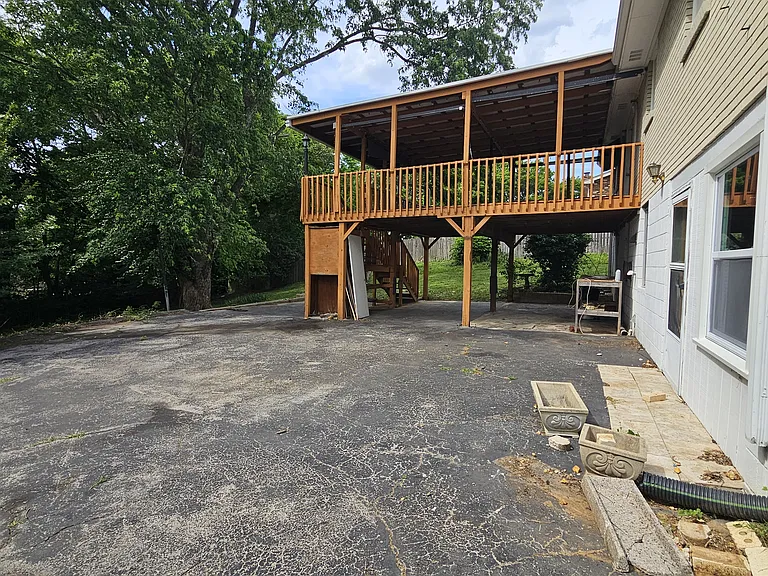 311 Roberta Dr — Photo 16