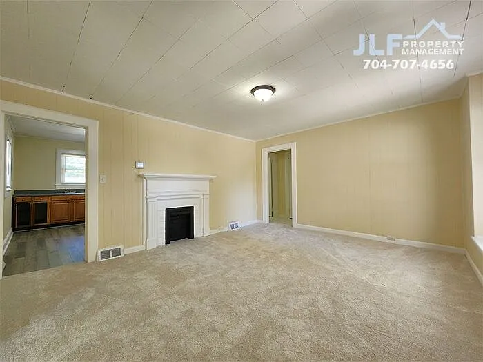 193 Hoover Ave NE — Photo 3