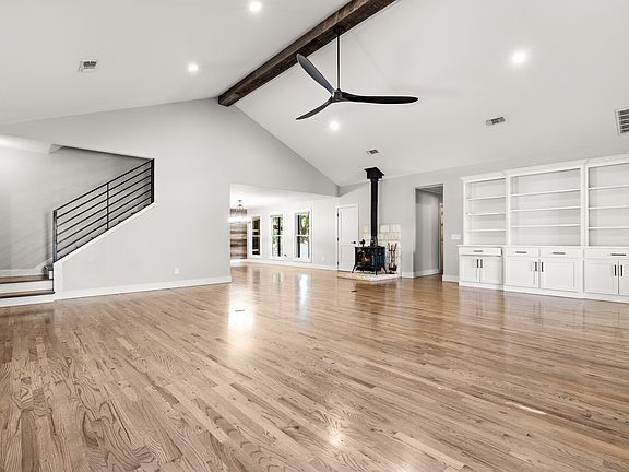 4th image of 3636 Ross Rd