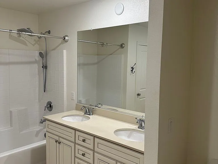 2983 Duverney Ave — Photo 48
