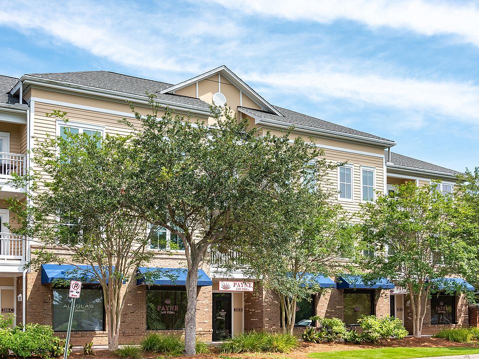 1st image of 260 Seven Farms Dr Unit 207