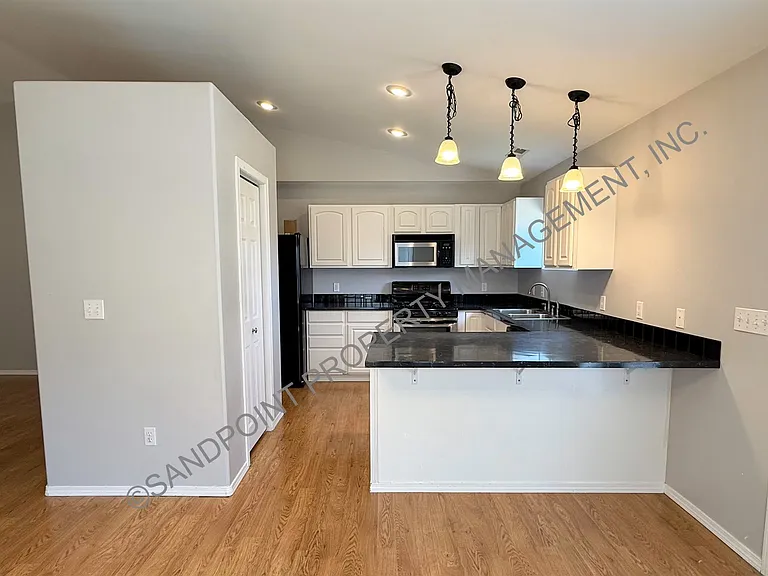 1204 Forsythia Ave — Photo 10