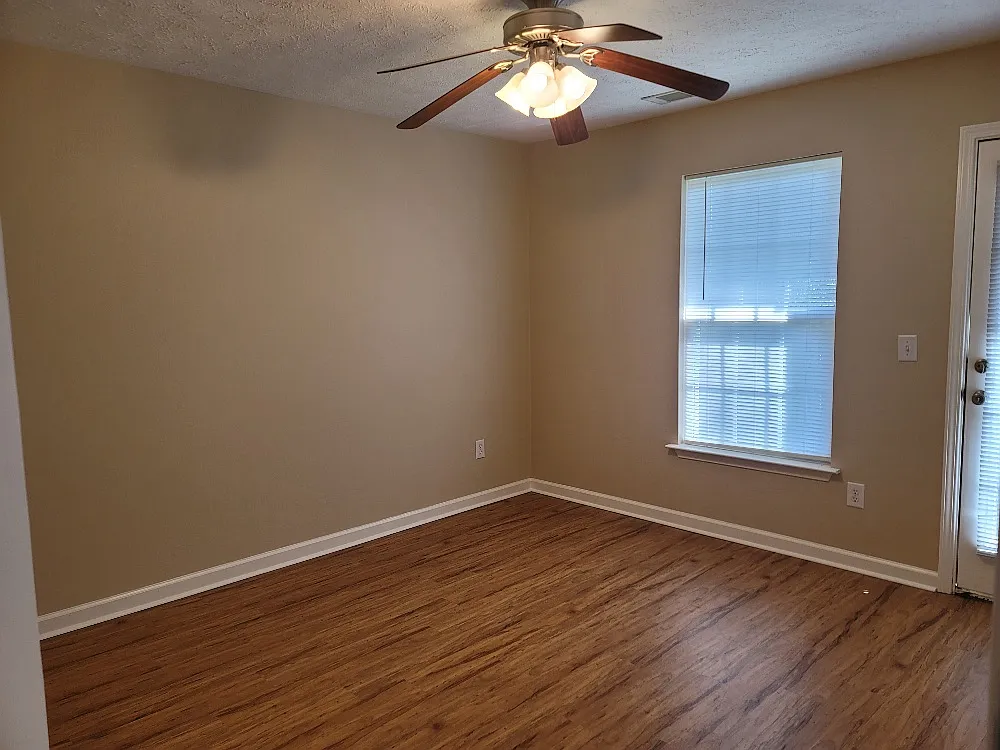 526 Rose Cottage Circle — Photo 4