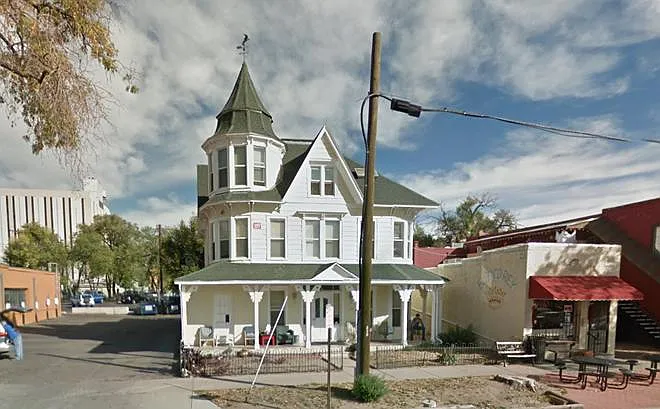 326 E Colorado Ave #17