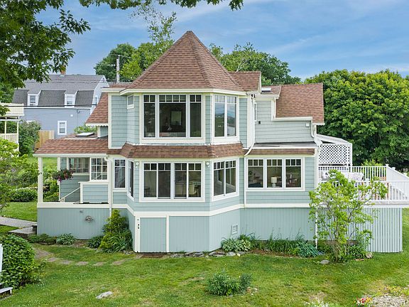 3rd image of 30 Pleasant Avenue