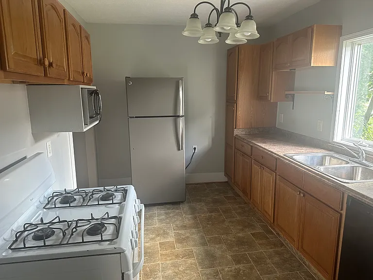 135 Groton Ave #2 — Photo 6