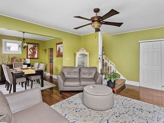 5th image of 515 W Park Ave