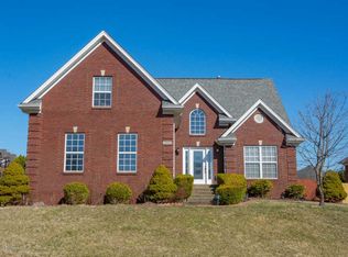 12000 Vanherr Dr, Jeffersontown, KY 40299