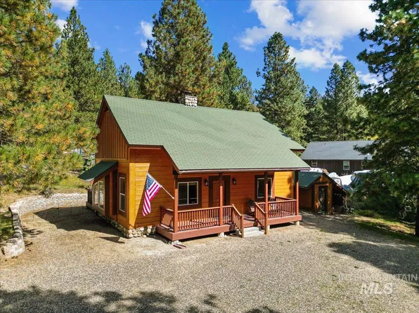 1236 View Dr, Cascade, ID 83611