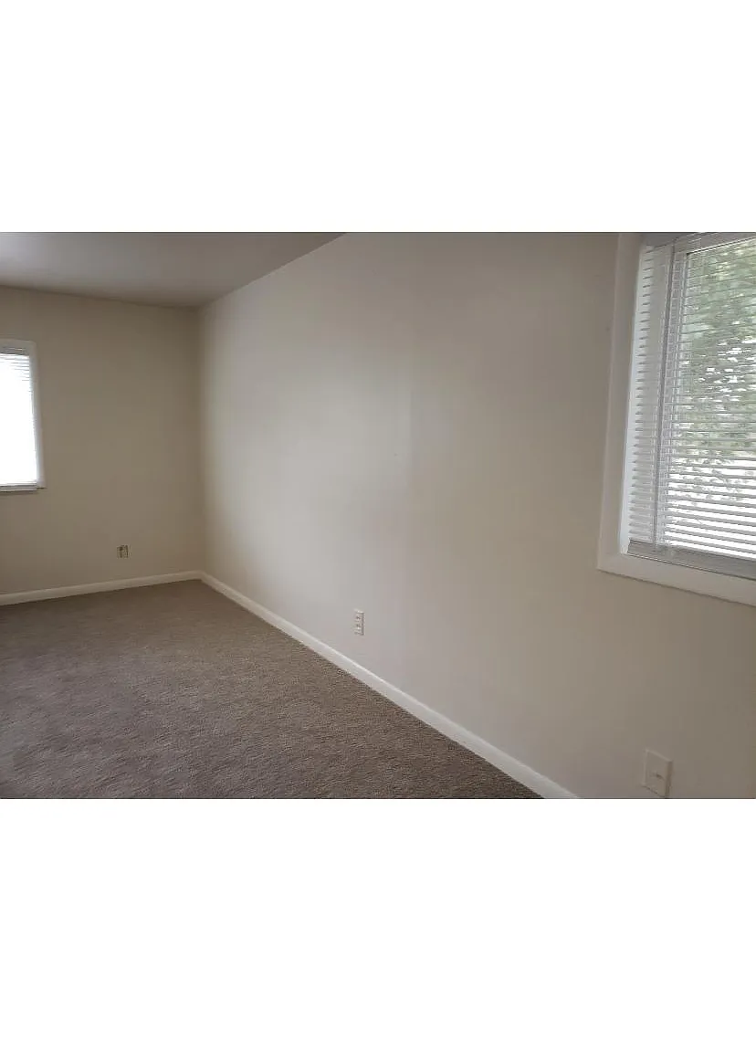 717 S Willis St — Photo 4