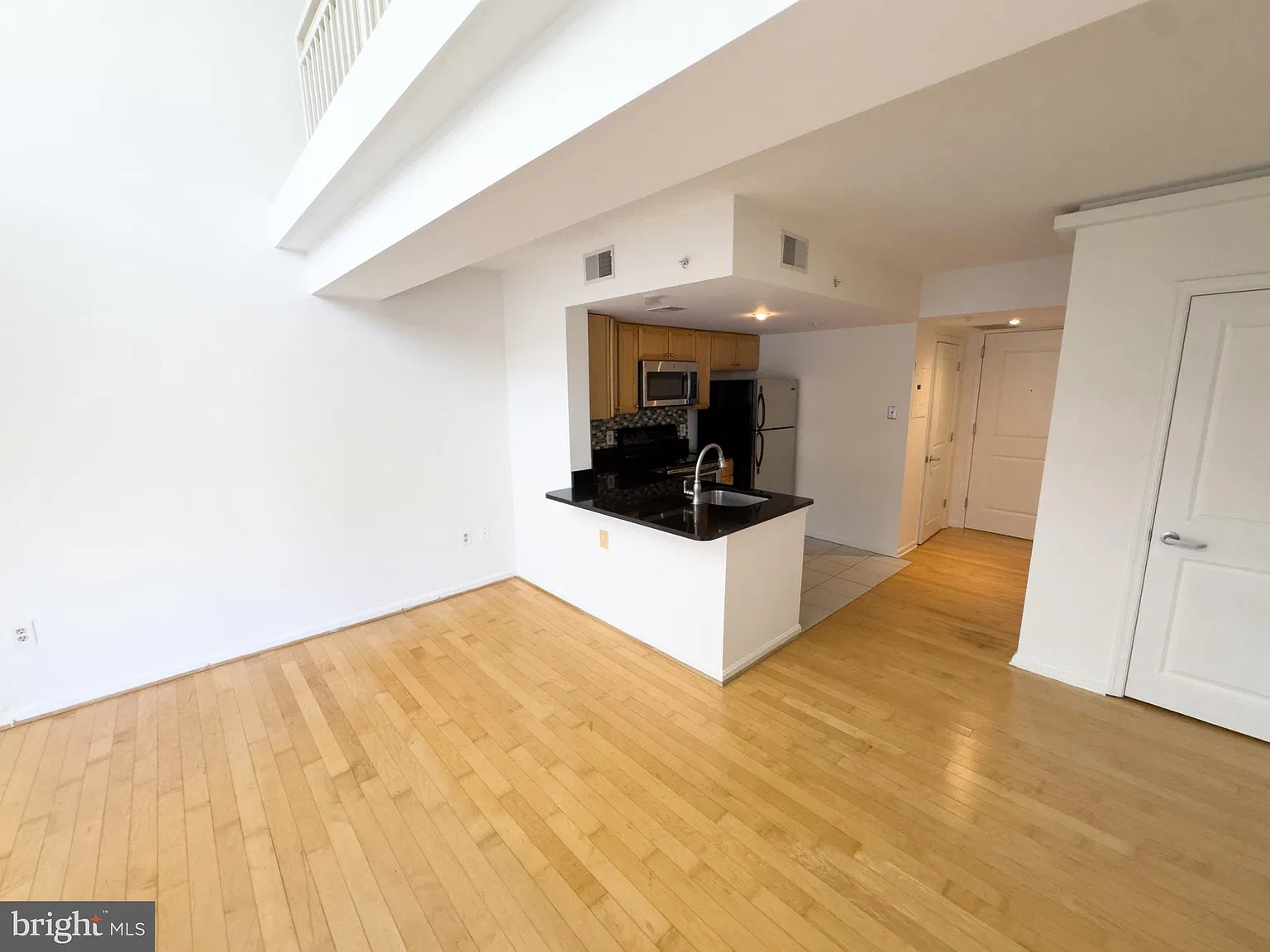1 bed, 1.5 bath, 669 sqft, $2,500 — Photo 2