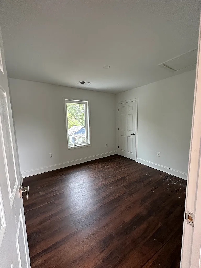 3 bed, 2000 sqft, $2,300 — Photo 4