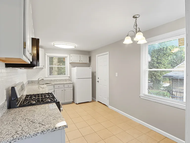 4924 Frankford Ave — Photo 9
