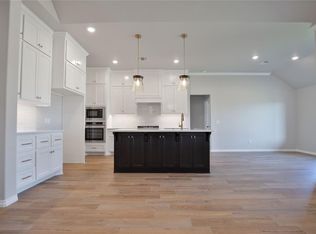 3204 Grasshopper Way, Yukon, OK 73099