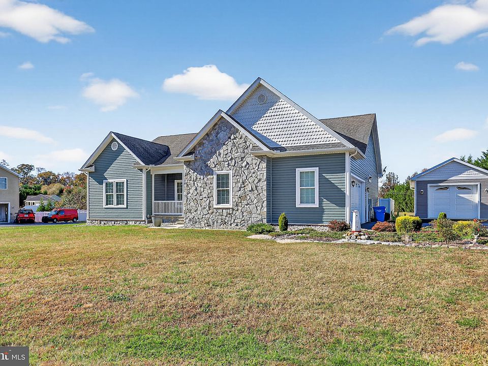 1st image of 32575 Friendship Dr