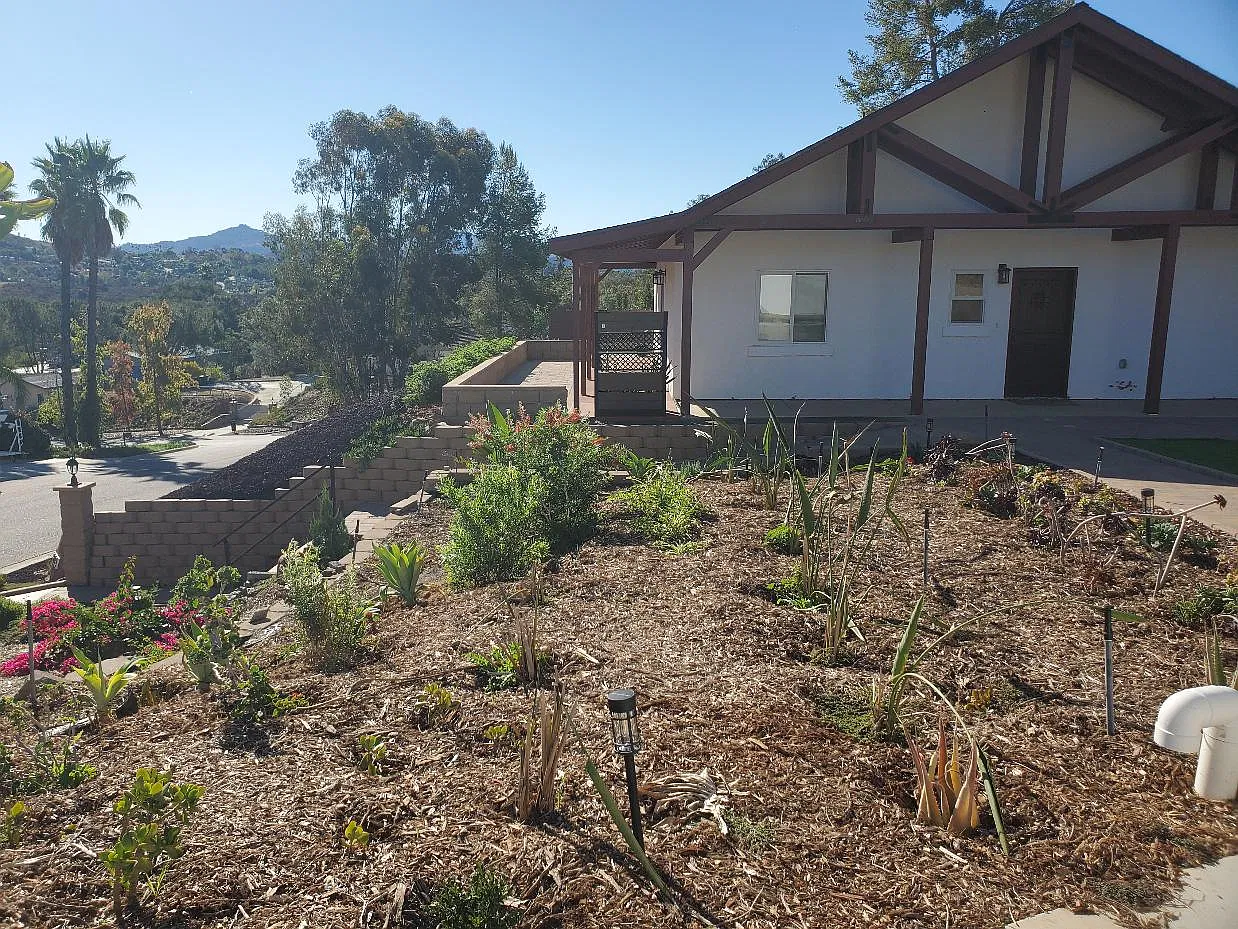2 bed, 1200 sqft, $4,000 — Photo 2