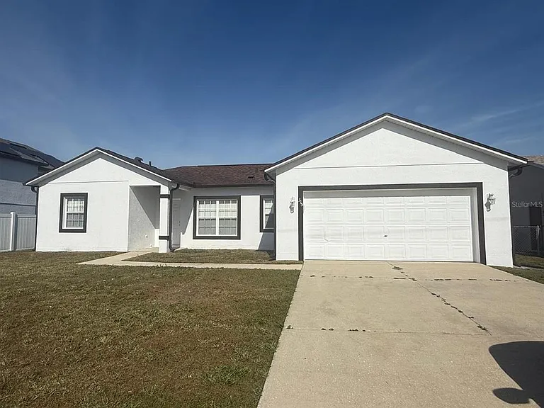 315 Edgewood Ct — Photo 1