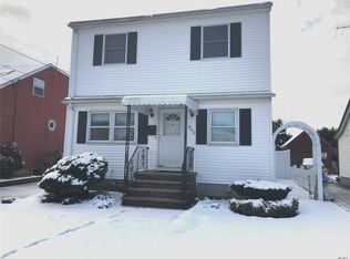 805 Oak St, Bellmore, NY 11710
