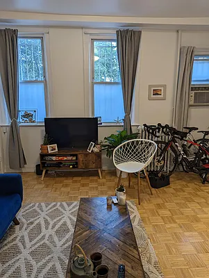 Rented by BuySell Real Estate Inc | media 26