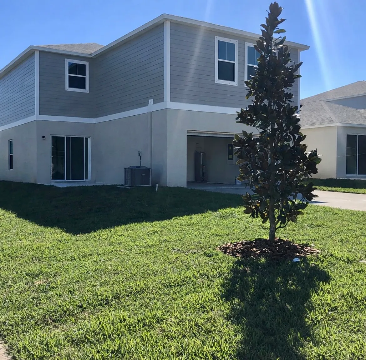 4 bed, 2.5 bath, 2301 sqft, $2,800 — Photo 2