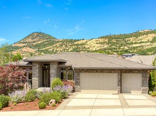 5407 Hillcrest Rd, Medford, OR 97504