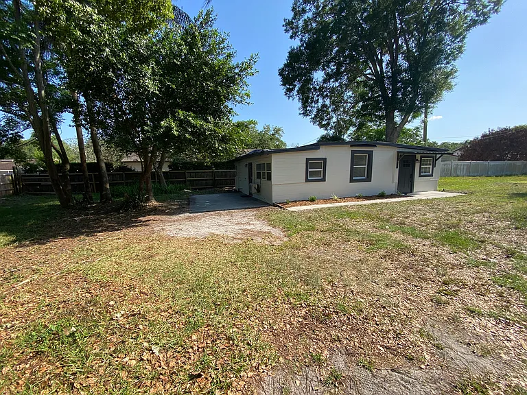 17516 Meadowbridge Dr — Photo 4