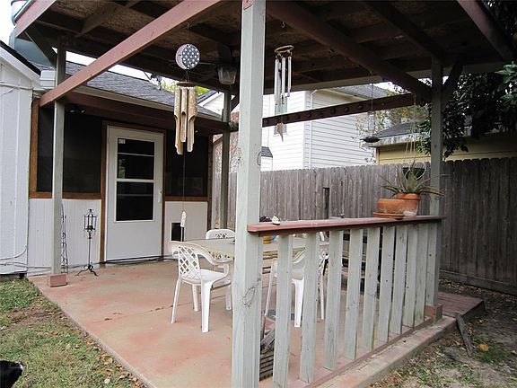 3rd image of 15418 Lago Villa Dr