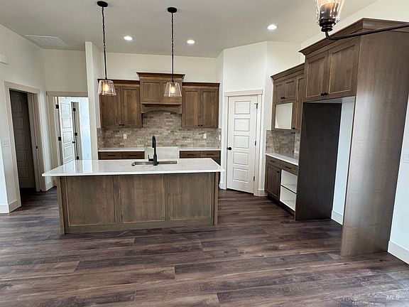 5th image of 3029 Capricorn Ave