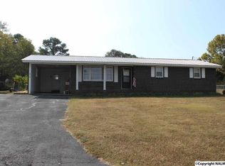 4913 Elizabeth St, Guntersville, AL 35976