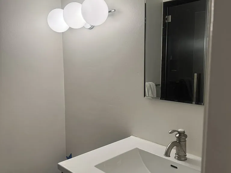 1329 N Dearborn St #3 — Photo 13